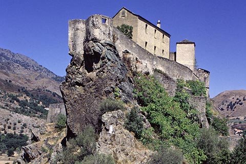 Fellegvár, Corte